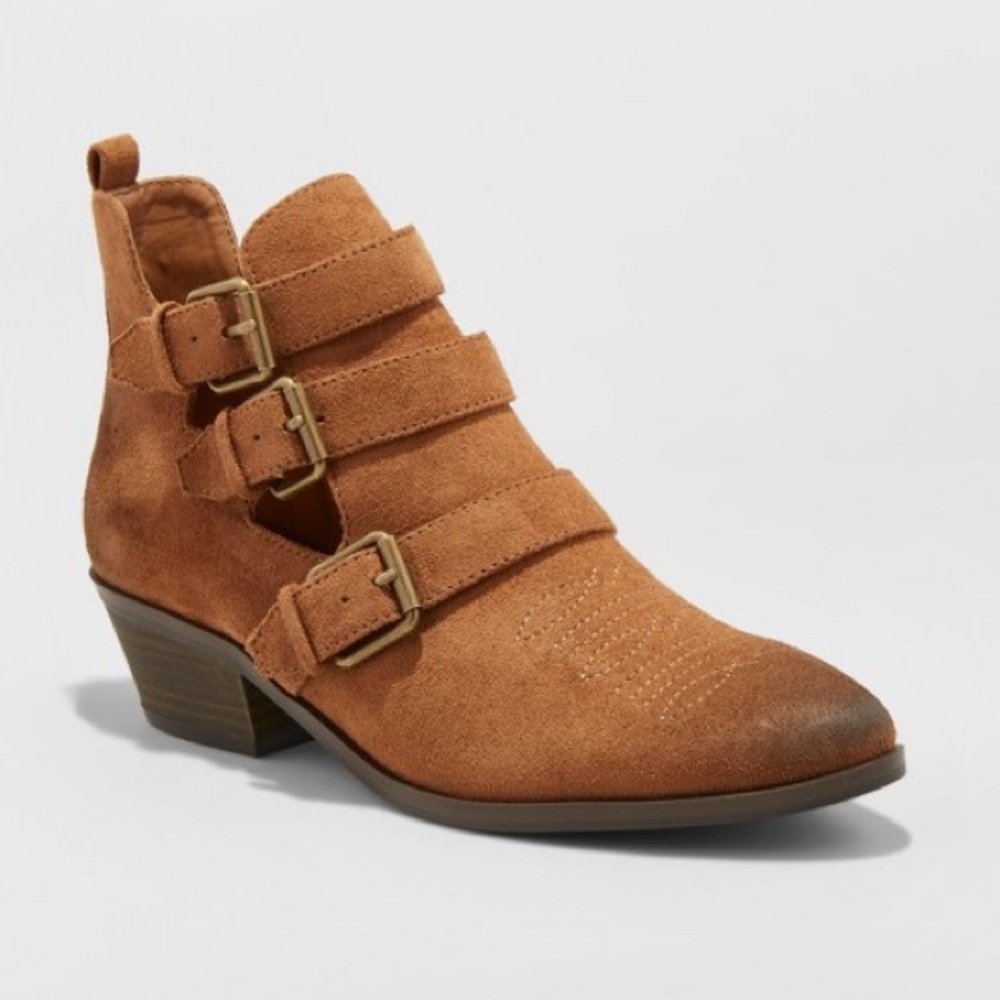 Universal Thread Triple Buckle Booties
